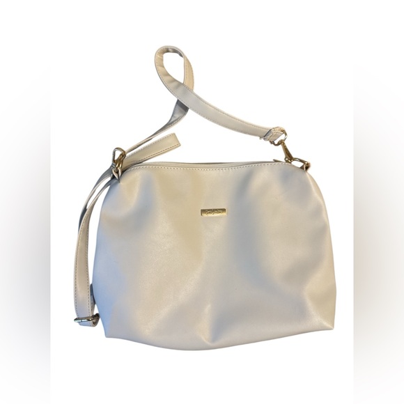 yani j’adore Handbags - Elegant Cream Shoulder Bag